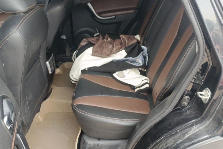 Used GAC Trumpchi GS5 Super 2015 1.8T Automatic Two-Wheel Drive Luxury Edition Left Rear Seat