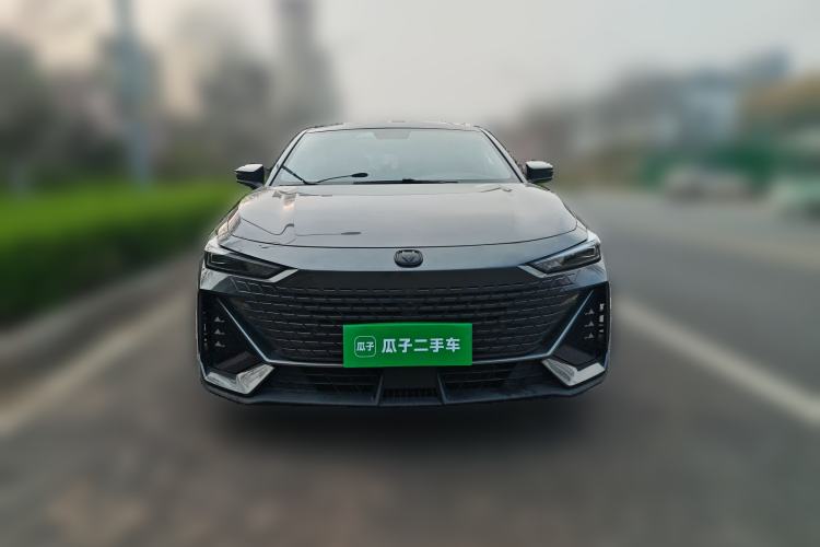 Used CHANGAN UNI-V 2022 1.5T Prestige Version Front