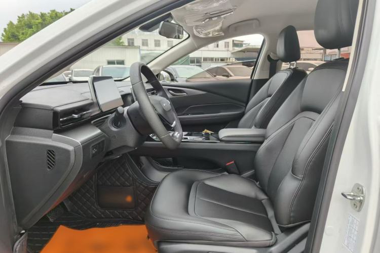 Used Wuling E5 2024 410 km Standard Version Interior 3