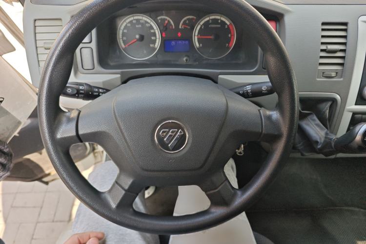 Used Foton Scenic G7 2017 2.0L Short-Wheelbase Commercial Van High Roof 4 Seats 4Q20M
