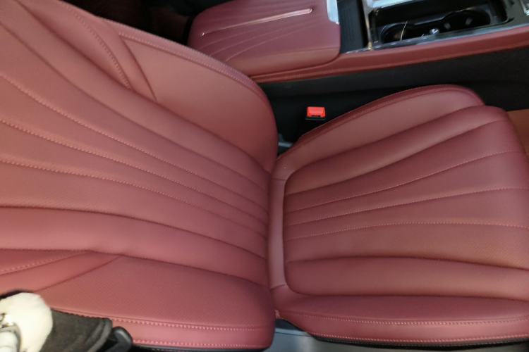 Used Hongqi H5 2025 2.0T Automatic Flag Edition – 500 000 Units Commemorative Version
