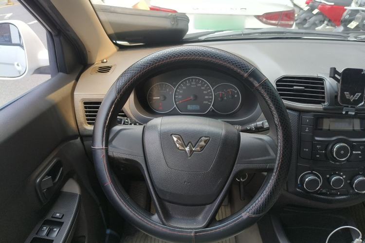 Used Wuling Hongguang 2016 1.5L S Comfort Version Steering Wheel