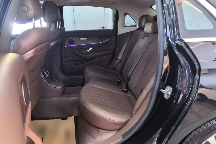 Used Mercedes-Benz E-Class New Energy 2023 E 350 e L Plug-in Hybrid Sedan Left Rear Seat