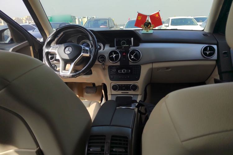 Used Mercedes-Benz GLK-Class 2015 GLK 260 4MATIC Fashion Edition Ultimate Version Center Console