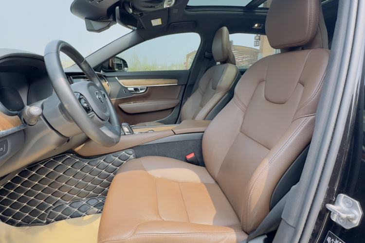 Used Volvo S90 2021 B5 Zhiyi Luxury Edition
