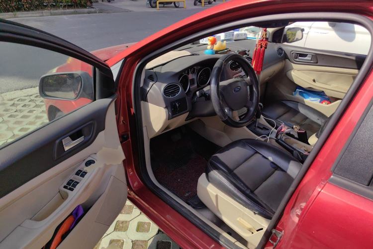 Used Ford Focus 2013 Sedan Classic 1.8L Automatic Millionth Anniversary Edition Driver Seat