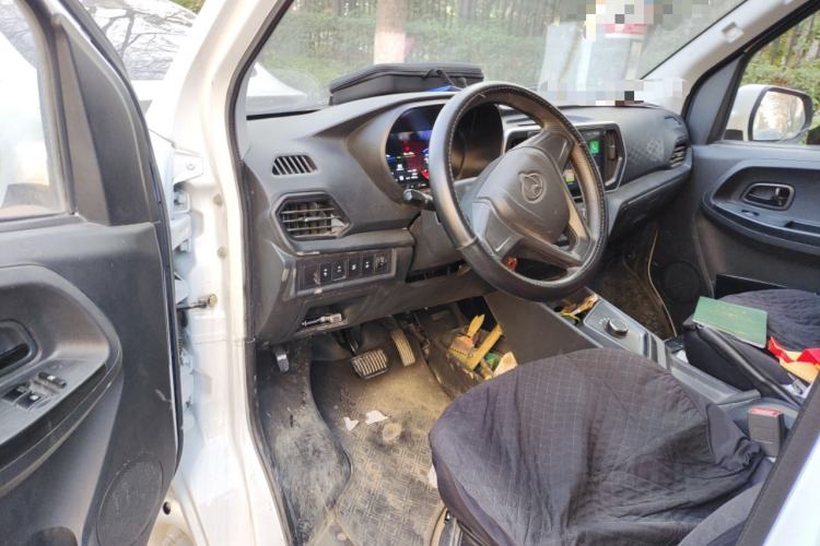 Used CHANGAN KAICHENG Ruixing EM80 2025 Passenger Version Comfort Model 6 Seats 300 km Liftback Door Interior 3