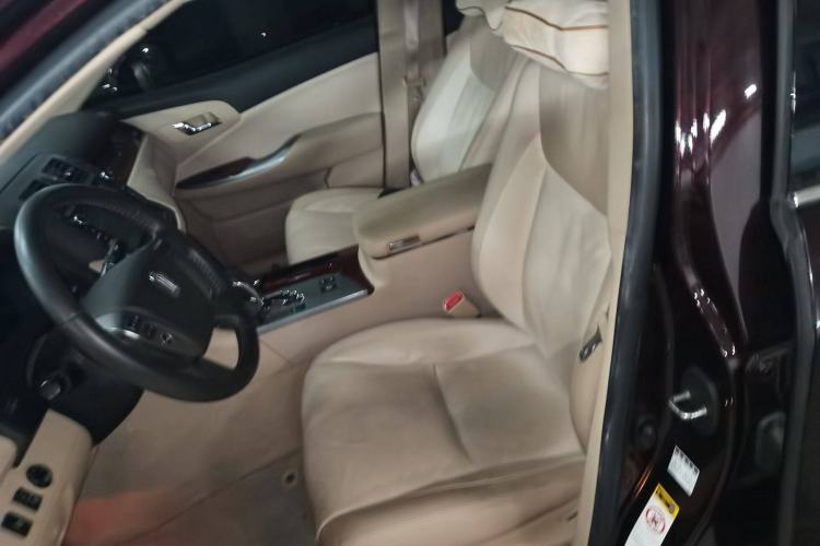 Used Toyota Crown 2012 2.5L Royal Leather Edition
