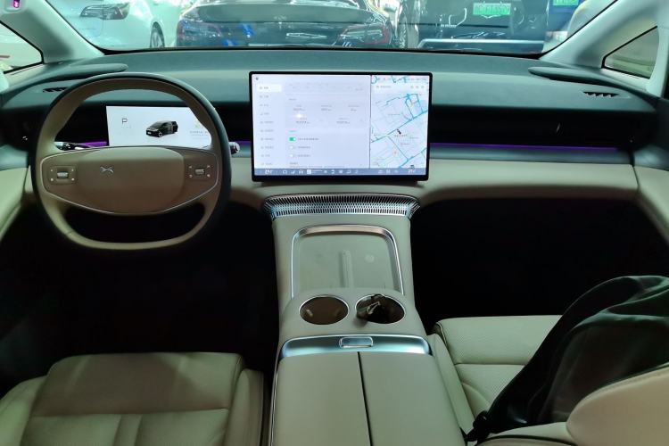 Used XPeng X9 2024 640 All-Wheel Drive High-Performance Max Center Console