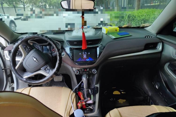 Used Chevrolet Malibu 2018 530T Automatic Fashion Edition Center Console