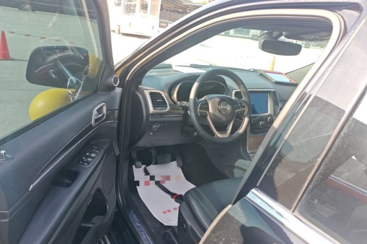 Used Jeep Grand Cherokee 2016 3.0L Comfort Navigation Edition
