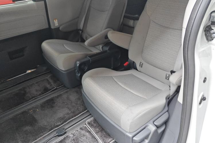 Used Toyota Sienna 2024 2.5L Hybrid Comfort Edition
