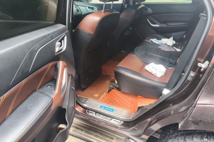 Used JMC Yusheng S350 2017 2.0T Automatic 2WD Diesel Luxury Version with Sunroof 5 Seats Left Rear Seat