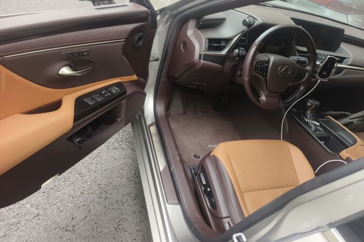 Used Lexus ES 2018 200 Luxury Edition China V Standard Driver Seat