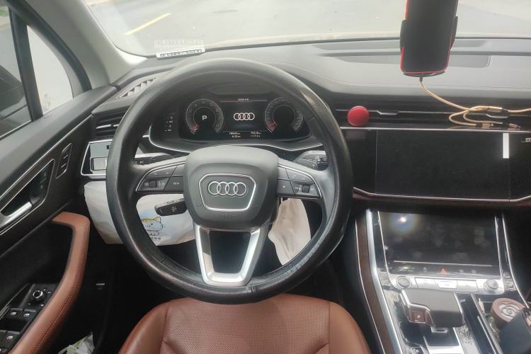 Used Audi Q7 2023 45 TFSI quattro S line Sport model Steering Wheel