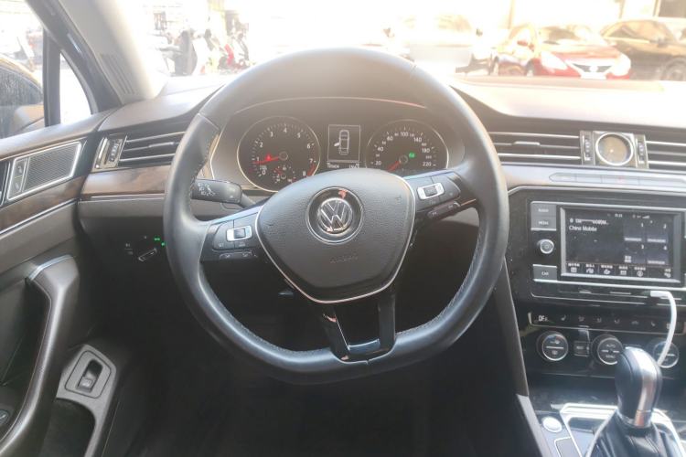Used Volkswagen Magotan 2018 380TSI DSG Luxury Model Steering Wheel