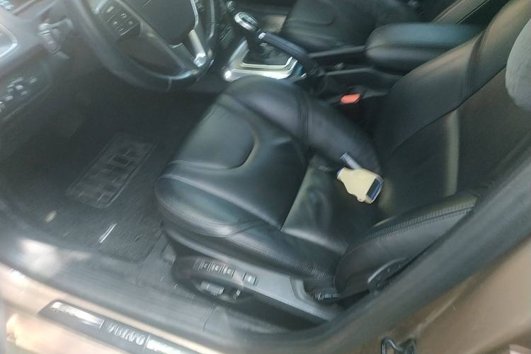 Used Volvo V40 2013 2.0T Zhiya Edition
