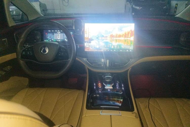 Used Denza D9 2024 DM-i 980 Four-Wheel Drive Prestige Model
