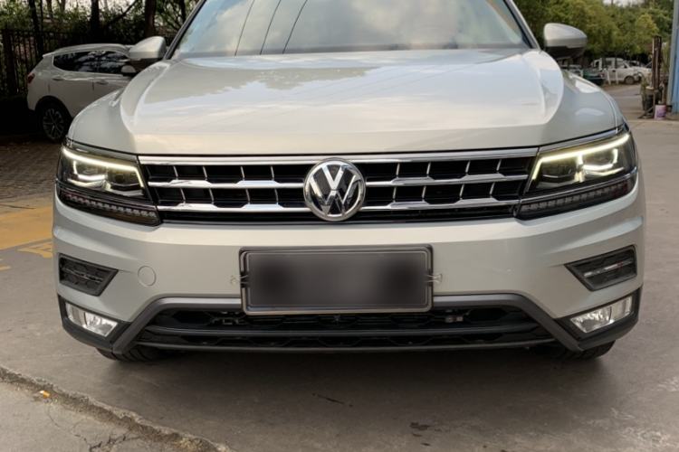 Used Volkswagen Tiguan L 2018 380TSI Automatic All-Wheel Drive Luxury Edition Exterior 3