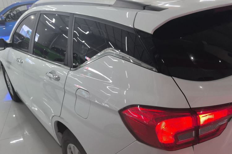 Used Haval M6 2019 1.5T DCT Two-Wheel Drive Elite Version China VI Standard Exterior 2