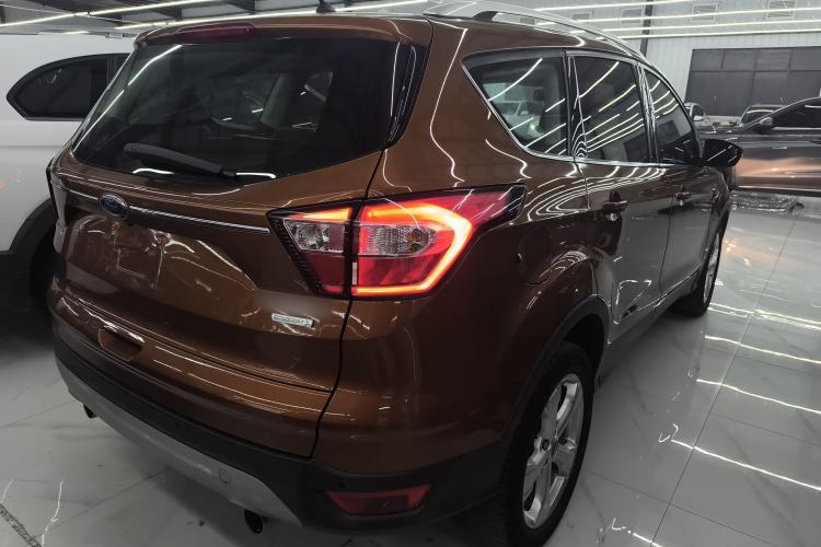 Used Ford Kuga 2018 EcoBoost 180 Two-Wheel-Drive Platinum Edition
