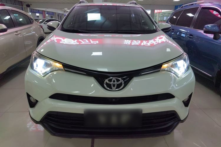 Used Toyota RAV4 2016 2.0L CVT Two-Wheel Drive Fashion Edition China V Standard