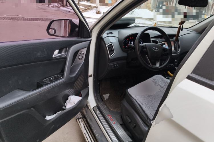 Used Hyundai ix25 2015 1.6L Automatic Two-Wheel-Drive Deluxe DLX Model
