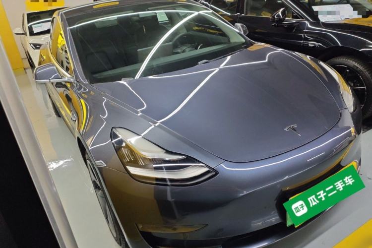 Used Tesla Model 3 2019 Long-Range Rear-Wheel-Drive Version Front Right 45 Deg