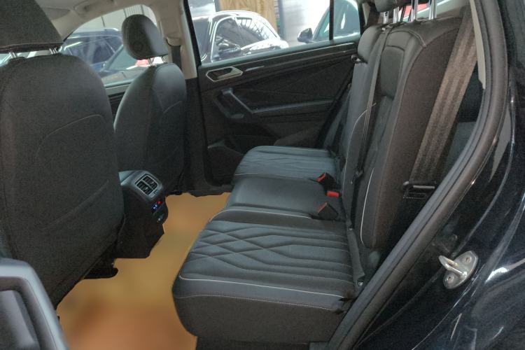 Used Volkswagen Tiguan L 2022 330TSI Automatic Two-Wheel Drive Smart Edition Left Rear Seat