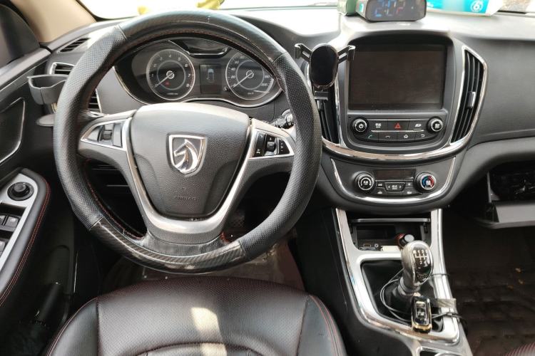 Used Baojun 560 2016 1.8L Manual Luxury Edition
