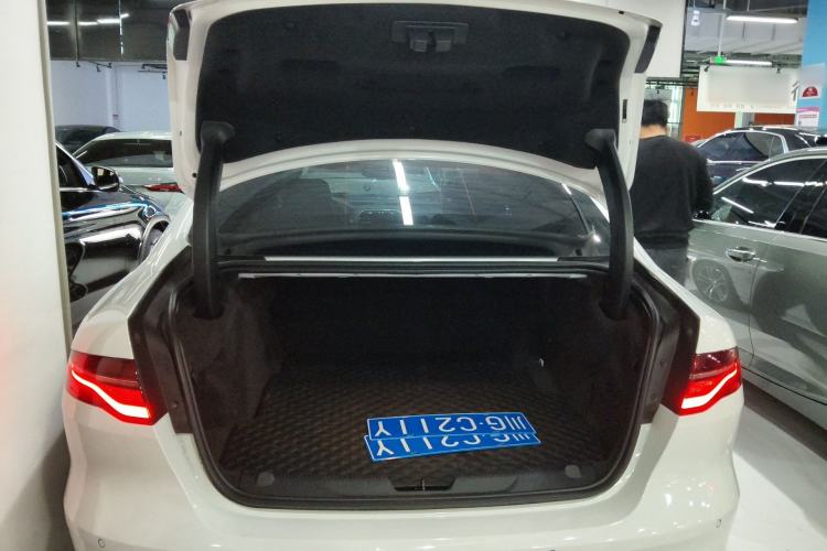 Used Jaguar XEL 2023 2.0T 250 PS R-DYNAMIC S Advanced Sport Edition
