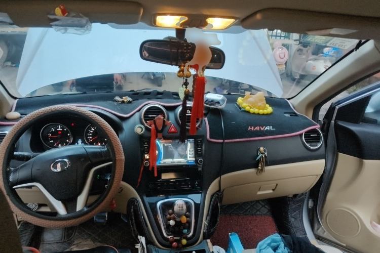 Used Haval H6 2011 Green Silence 2.0T Manual Two-Wheel Drive Urban Model