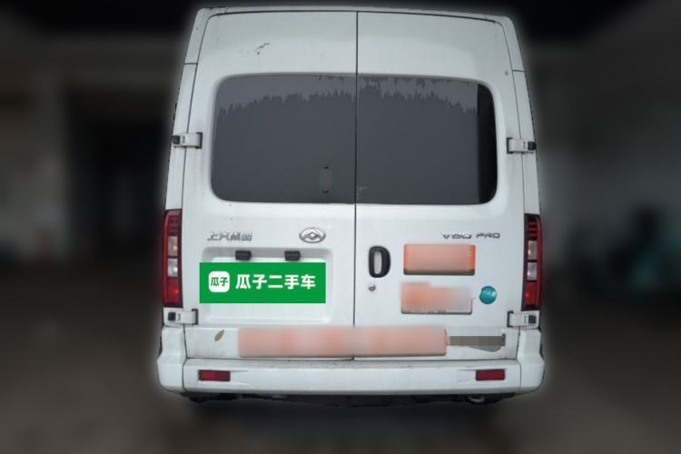 Used SAIC MAXUS Xintu V80 2023 2.0T Manual Classic Aoyuntong Short Wheelbase Mid-Roof 5/6-Seater