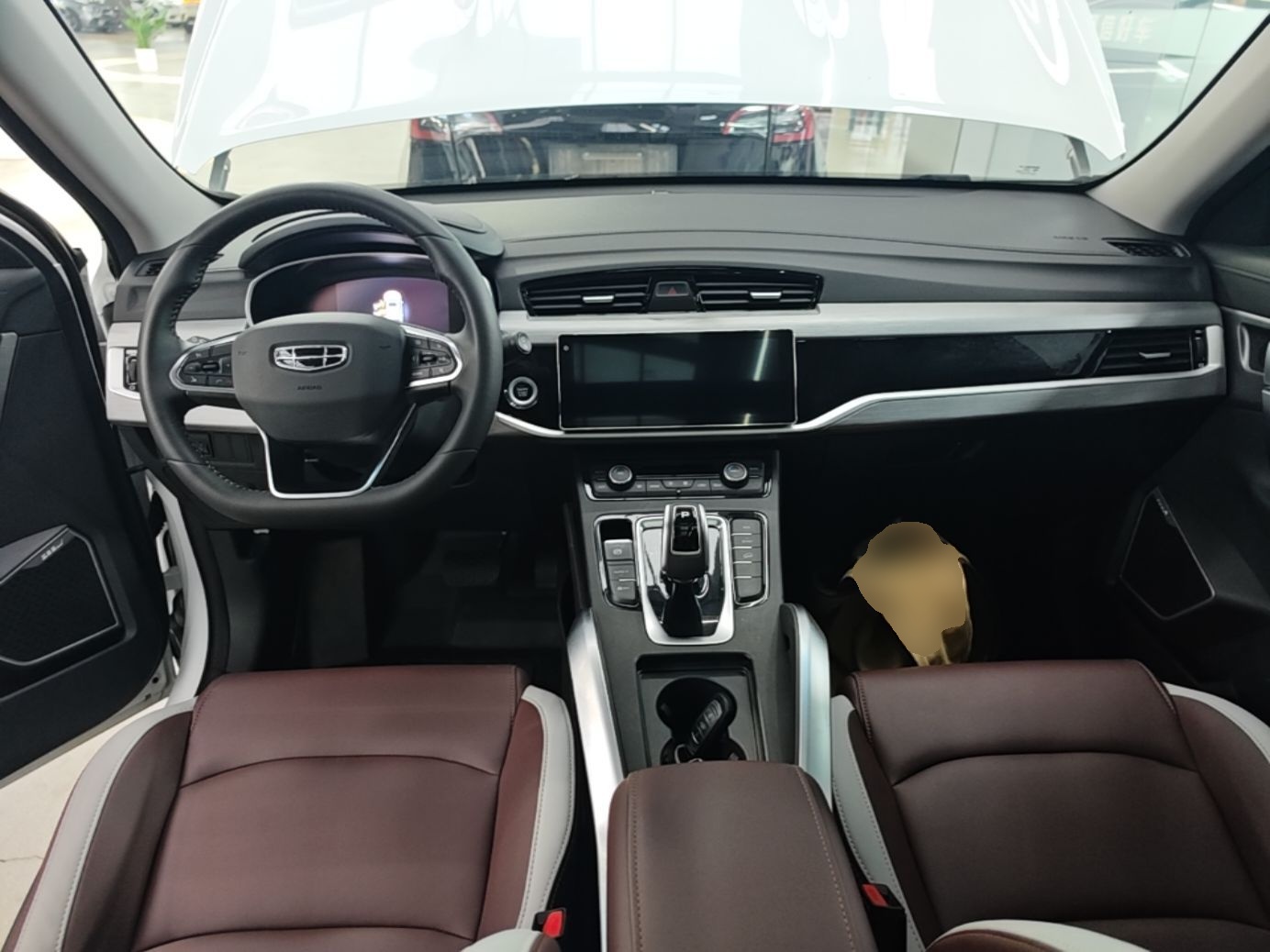 Geely Auto Emgrand X7 Sport 2022 1.8TD DCT Zhiya Trim — снимка 12