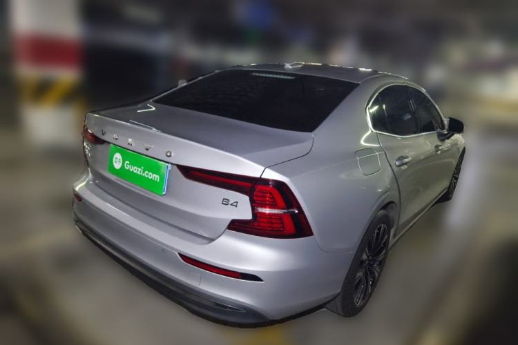 Used Volvo S60 2024 B4 Zhiyuan Luxury Edition
