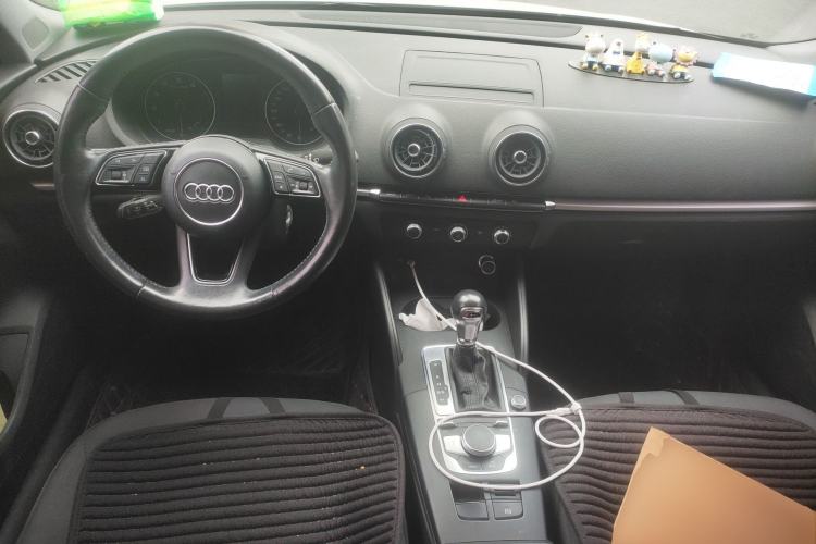 Used Audi A3 2018 30th Anniversary Edition Sportback 35 TFSI Ambition Model Center Console