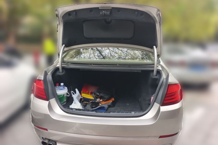 Used BMW 5 Series 2013 530Li Leading Model