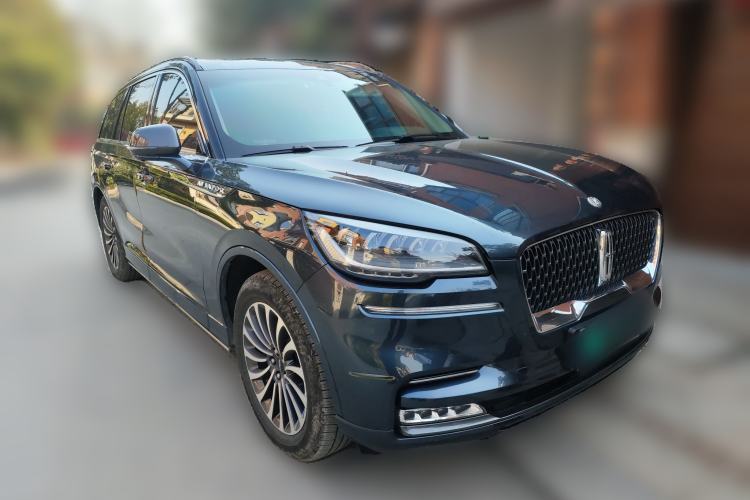 Used Lincoln Aviator 2022 3.0T V6 Four-Wheel Drive Centennial Limited Edition Front Right 45 Deg