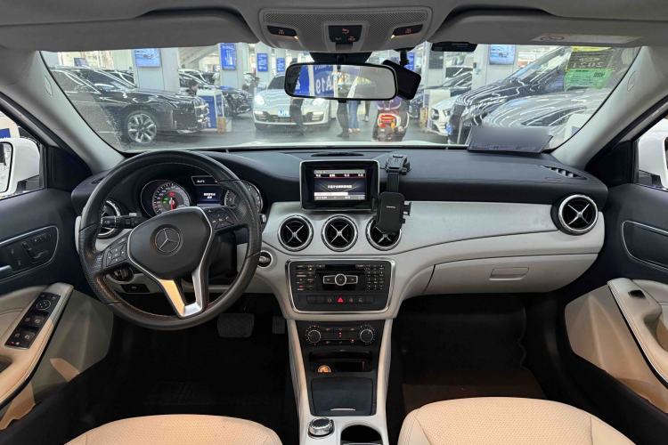 Used Mercedes-Benz GLA 2015 GLA 200 Fashion Model
