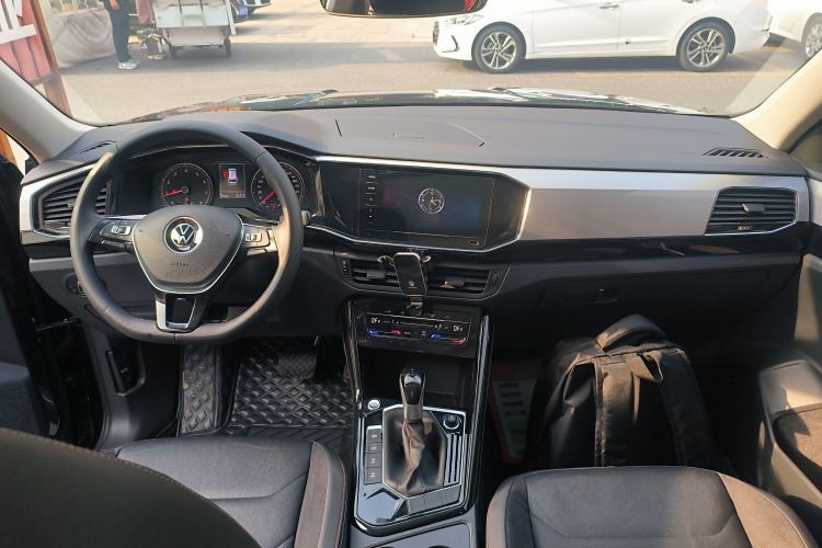 Used Volkswagen Tayron 2022 280TSI Two-Wheel Drive Luxury Smart Connectivity Version Center Console