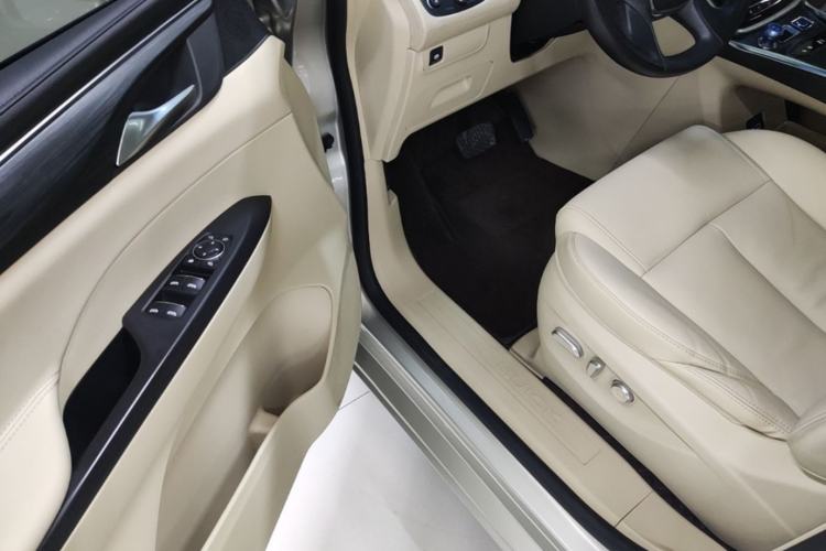 Used Buick GL8 2023 ES Lu Zun Deluxe Model
