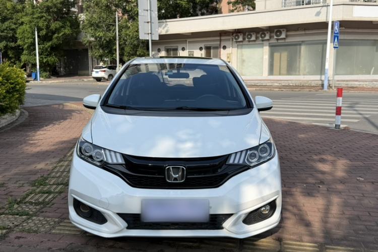 Used Honda Fit 2018 1.5L CVT Comfort Sunroof Version Exterior 11