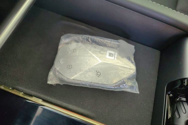 Used Formula Leopard Titanium 3 2025 501 km Range Rear-Wheel Drive Intelligent Driving Max Edition