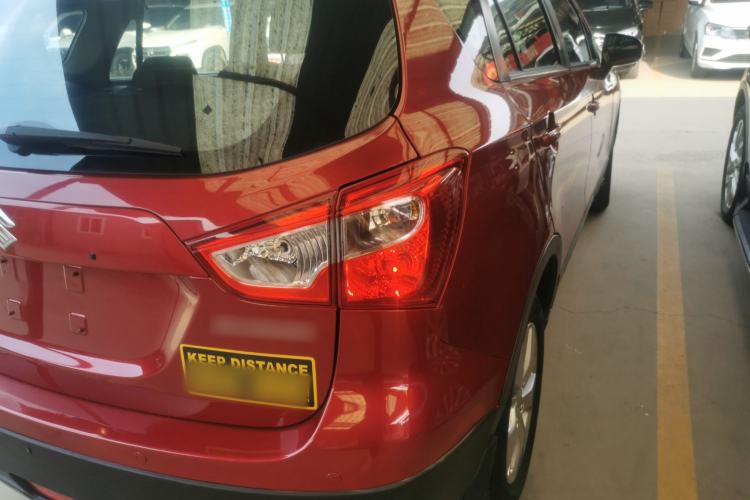 Used Suzuki S-Cross 2015 1.6L CVT Two-Wheel Drive Entry-Level Trim Exterior 3