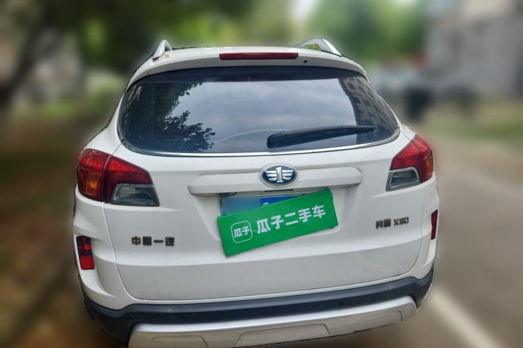 Used Bestune X80 2015 2.0L automatic comfort version Rear