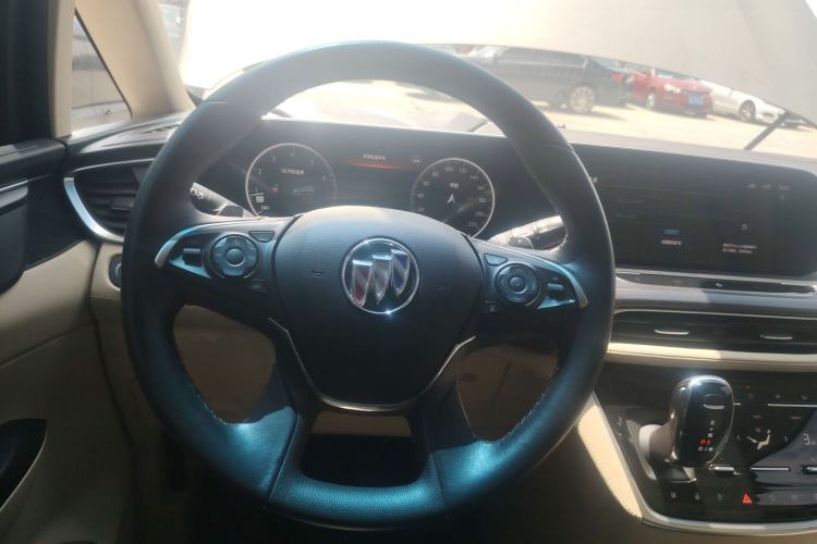 Used Buick GL8 2022 ES Landtrek 653T Luxury Edition