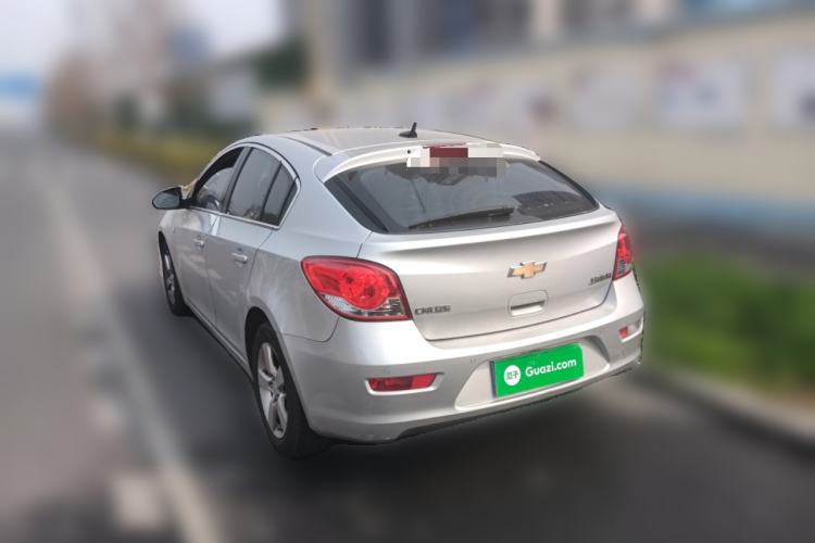 Used Chevrolet Cruze 2013 Hatchback 1.6L Manual Luxury Model
