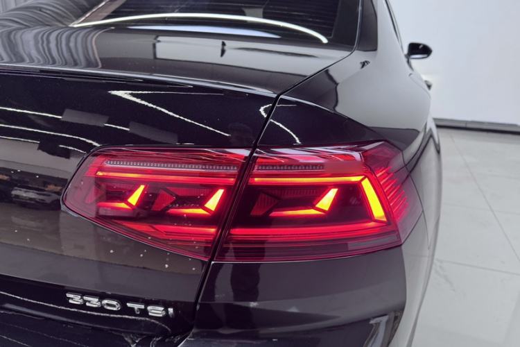 Used Volkswagen Magotan 2020 330TSI DSG Luxury Edition Exterior 4