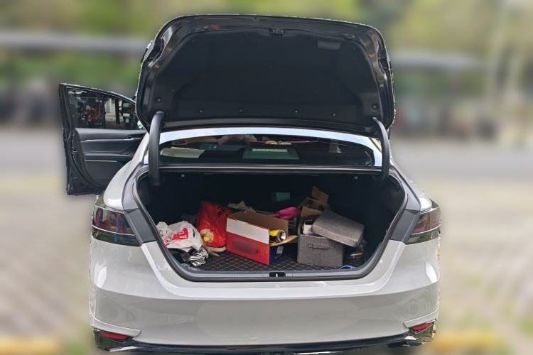 Used Toyota Camry 2021 2.0G Luxury Edition Trunk