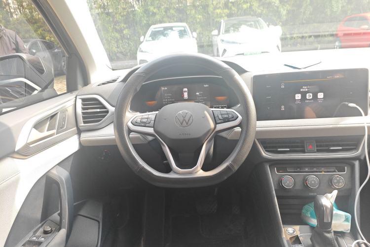 Used Volkswagen Tharu 2024 300TSI Two-Wheel-Drive Crescent Edition